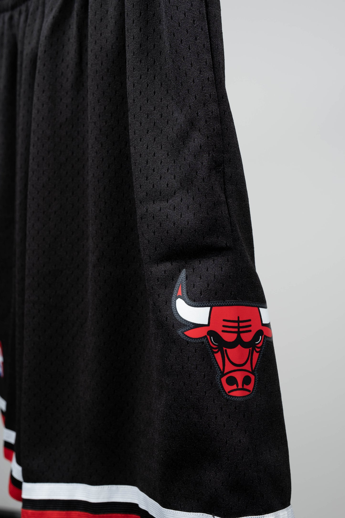 CHICAGO BULLS 1997-98 ALTERNATE SWINGMAN SHORTS