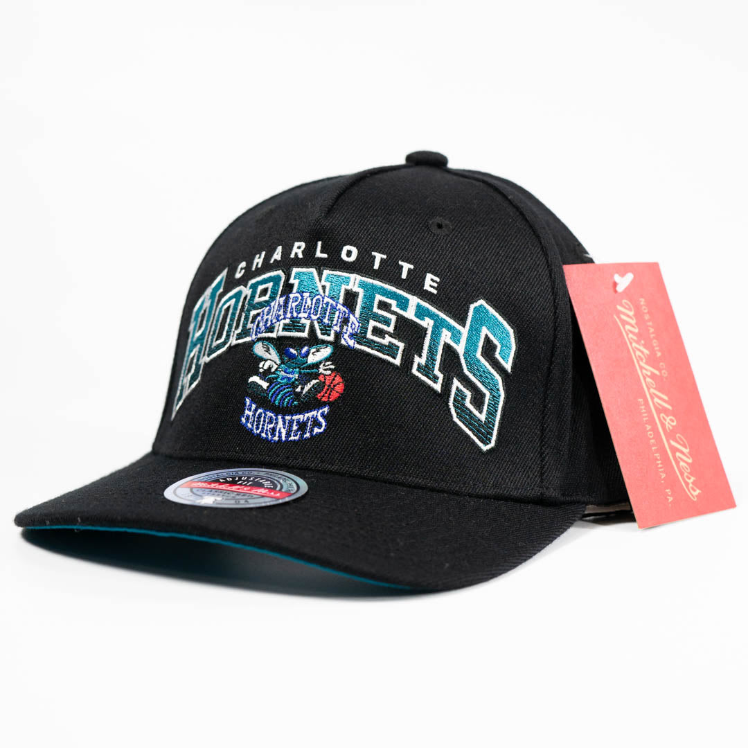 MITCHELL & NESS NBA HORIZON CLASSIC RED SNAPBACK HAT